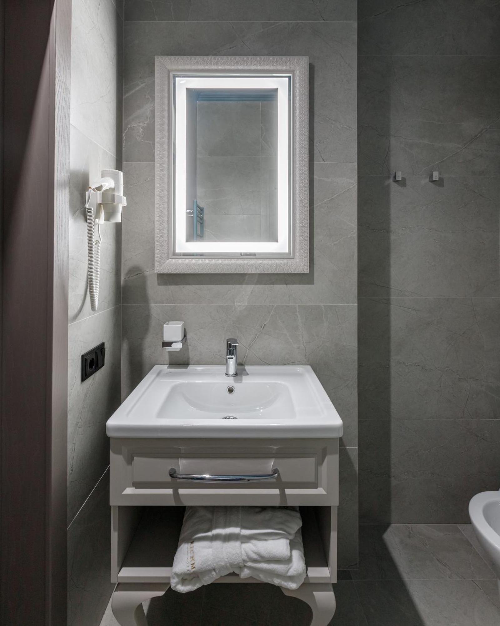 Richmond Hotel Chişinău Eksteriør billede